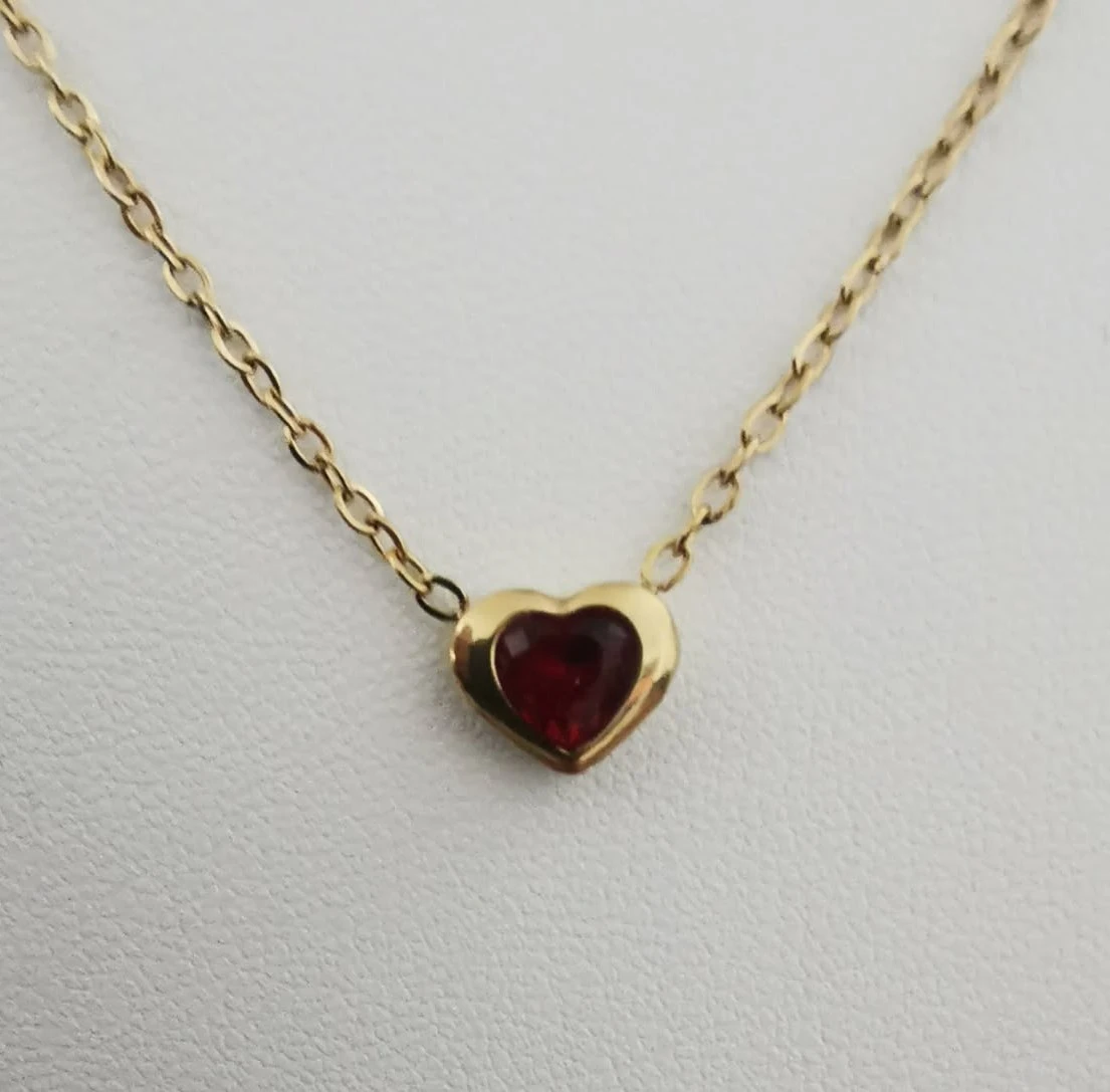 Collar con un pequeño corazón rojo – photo 2